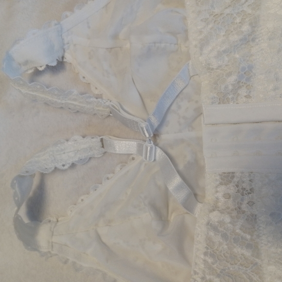 PARFAIT Adriana Bralette, Non-Wired  Supportive Lace Bralette - Picture 6 of 9